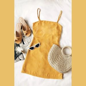 NWT Lulus mustard tie back dress